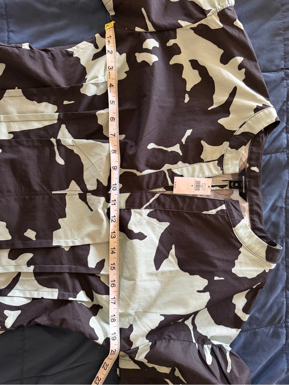 NWT | M | Pintuck Puff Sleeve Top | Abstract Mint/Black |Banana Republic Factory - Picture 14 of 16
